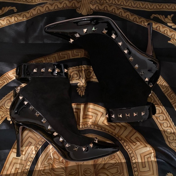 Valentino Rockstud bootie heels. Size 39.5 - Picture 3 of 13